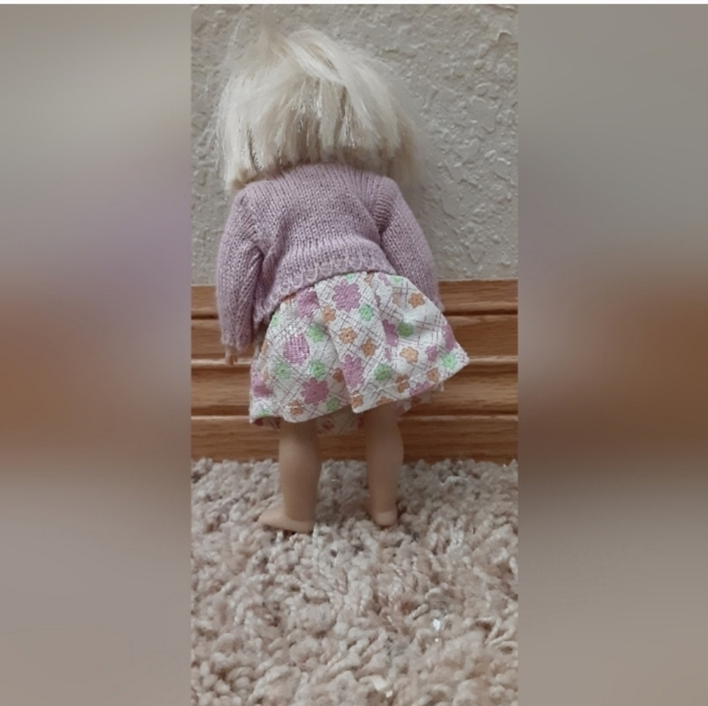 Elizabeth American Girl Doll With Mini Doll Kit - Picture 4 of 4
